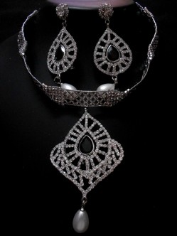 Choker Necklace Set